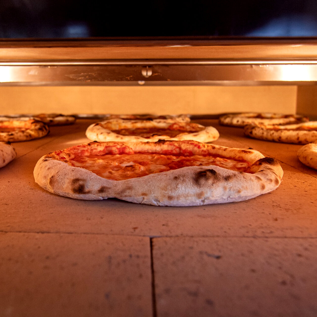 pizza tonda cornicione croccante